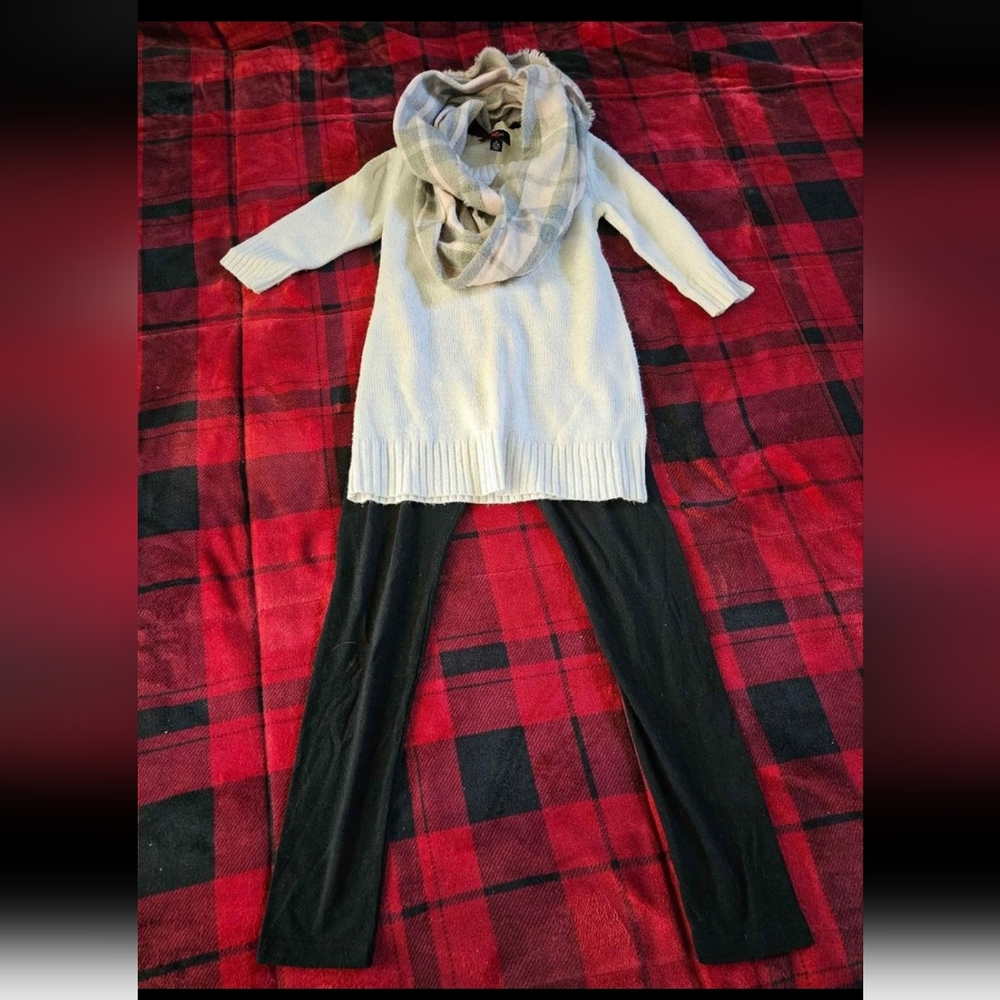 #886- girls 3pc outfit small 7/8
